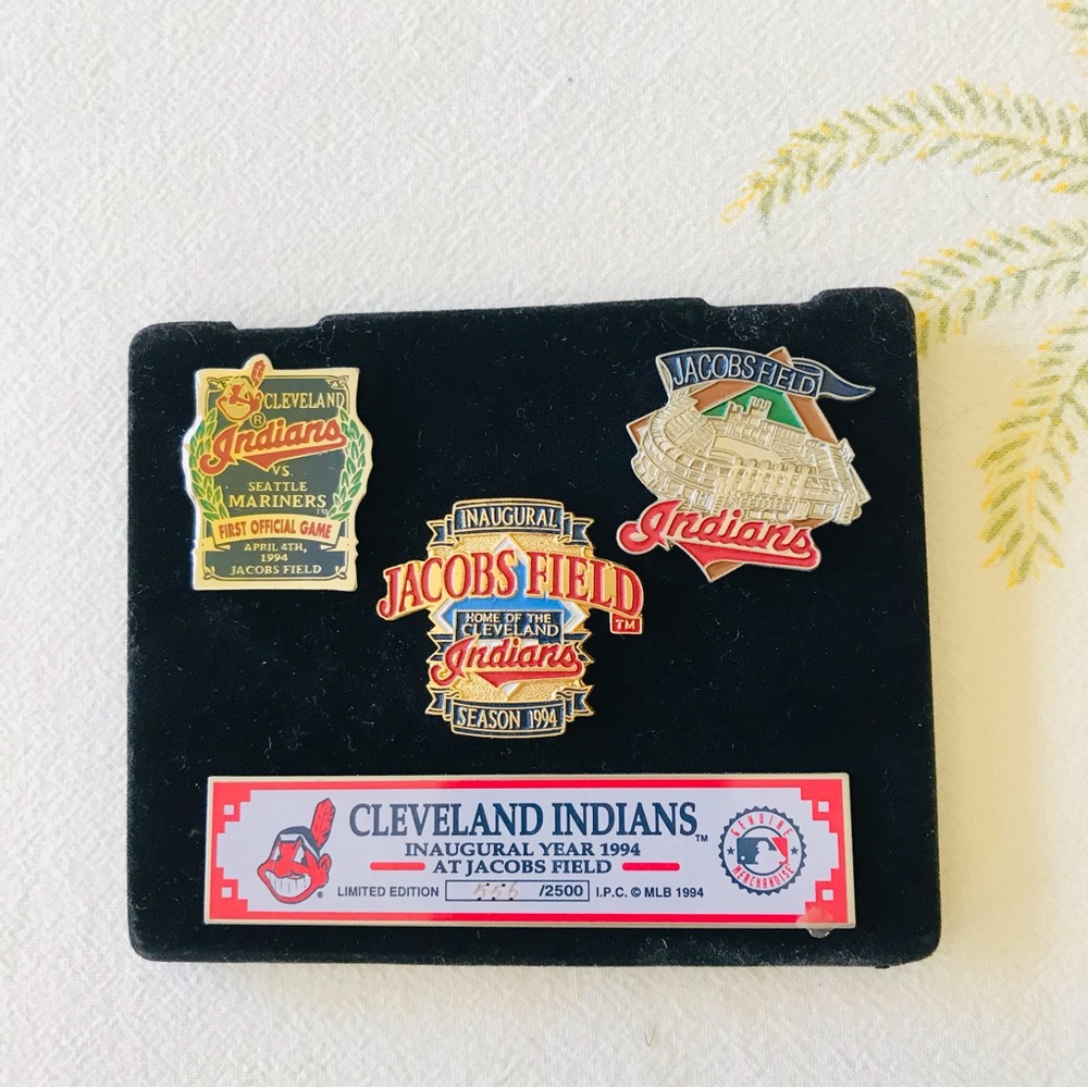 Very Rare 4 Pin Set Jacobs Field Inauguration Year 556/2500